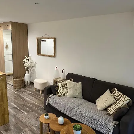 3 Etoiles - Parking - Wifi - Clim - Piscine Appartement